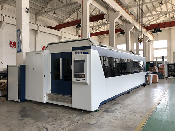 Accurl 1000W IPG Closed Type Fibre Laser Cutting Machine
