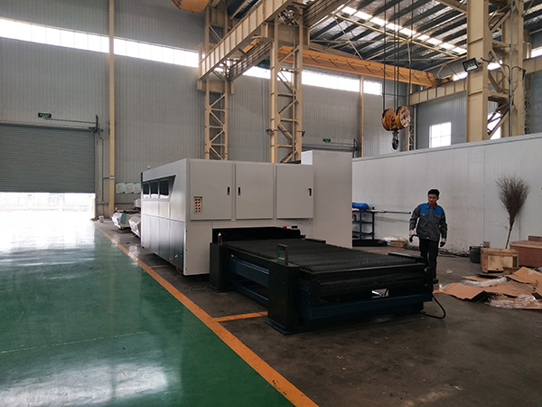 Mapuslanon nga presyo Laser Cutting uban sa Medium Power Fiber Laser Machine