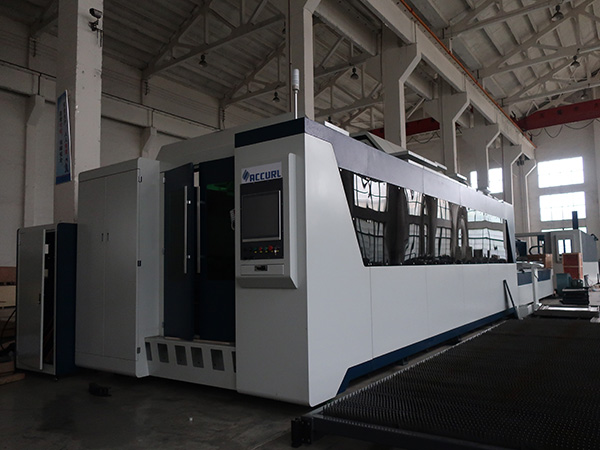 Maayo nga presyo Industriya modelo 750w 1000w pipe fiber laser cutting machine
