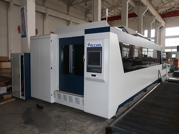 Makatarunganon nga presyo nga 1500w 2000w fiber laser cutting machine